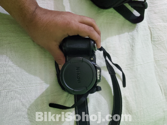 Nikon Coolpix L830 (34x Optical Zoom)